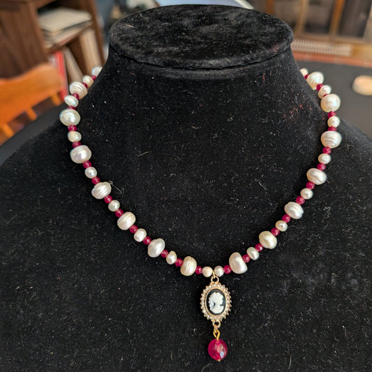 ✨Poison Apple✨| Pearl & Red Jade Cameo Necklace