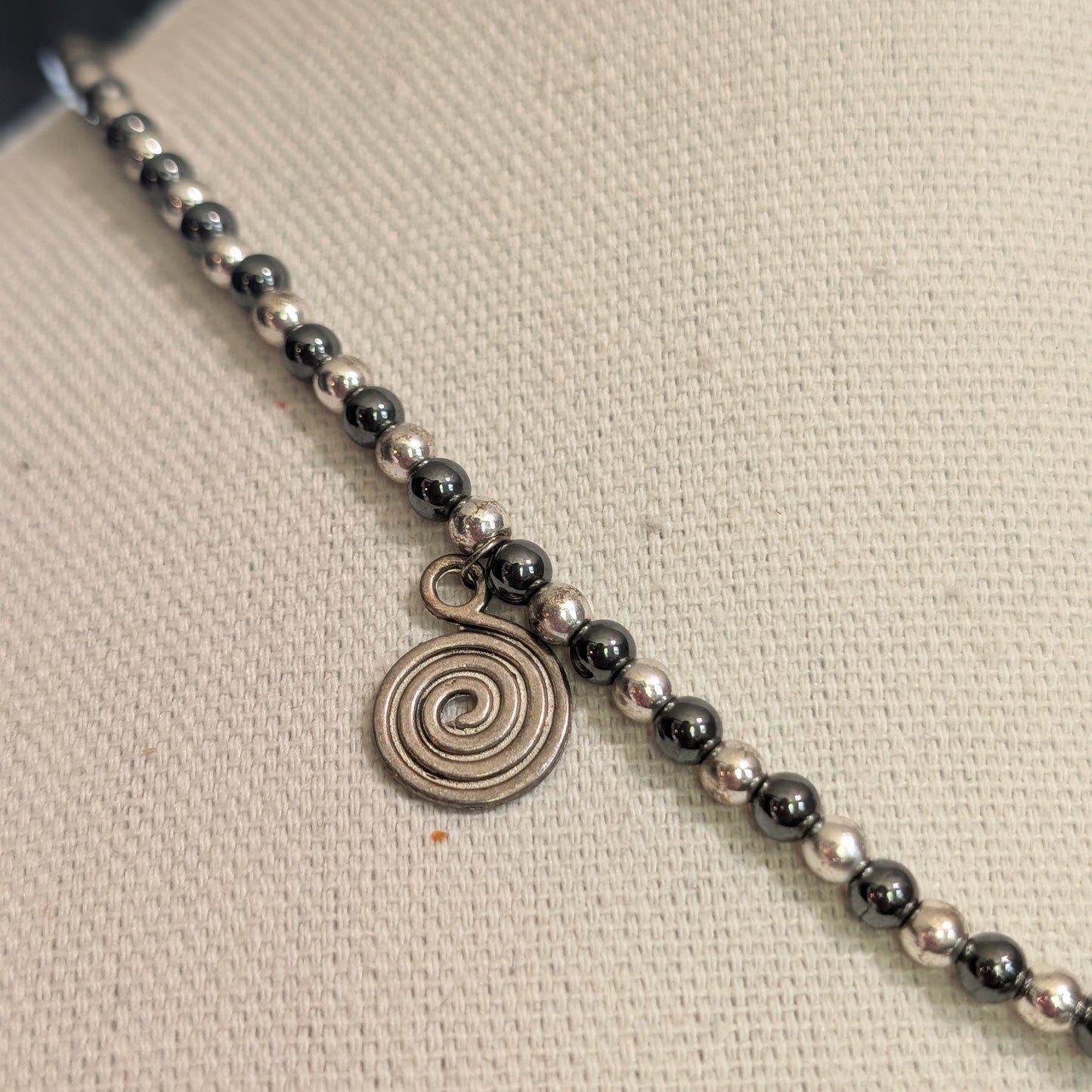 ✨Spiralscent✨| Hematite Aromatherapy Necklace with Spirals