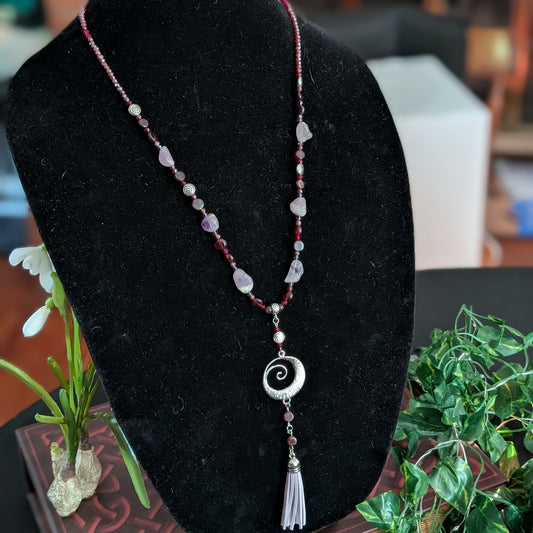 ✨Thistlecoil✨| Garnet & Amethyst Spiral Necklace
