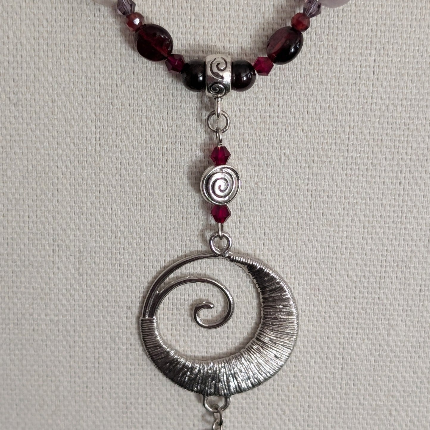 ✨Thistlecoil✨| Garnet & Amethyst Spiral Necklace