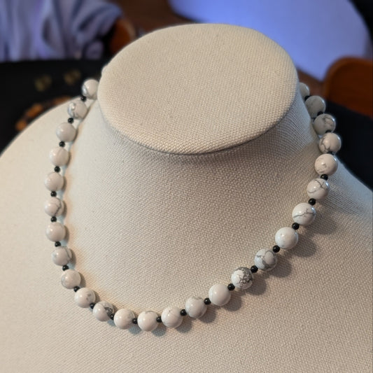 ✨Yin-ish✨| Minimalist Howlite & Onyx Choker Necklace