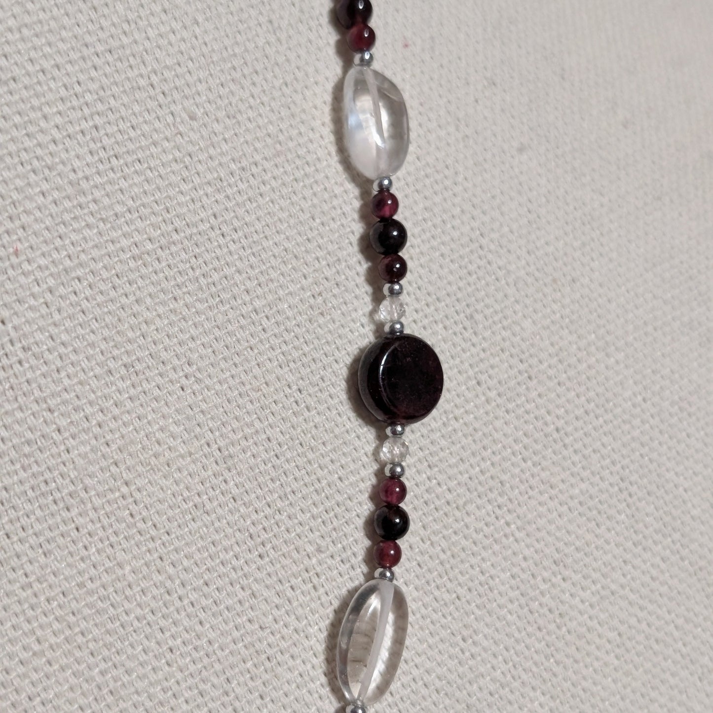✨Starleap✨| Garnet & Clear Quartz Capricorn Zodiac Necklace