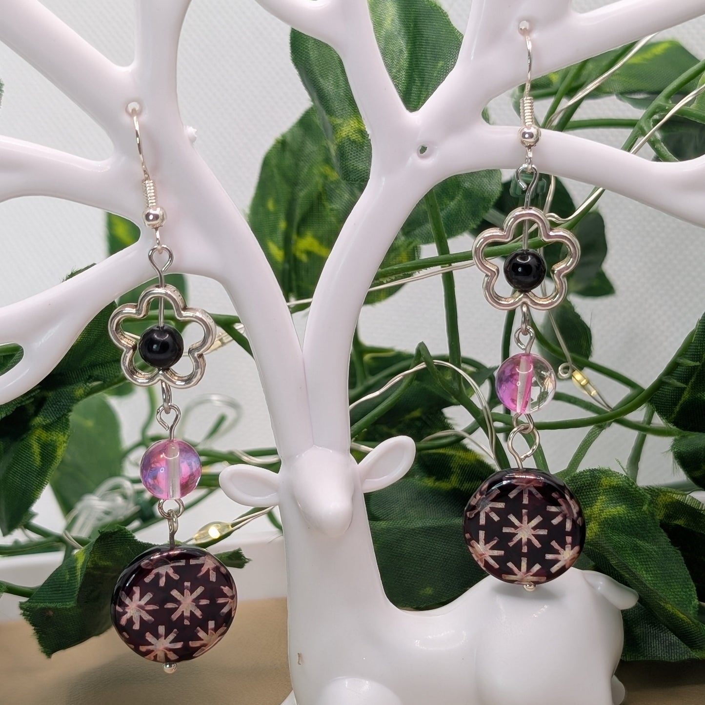 ✨Nightpetal✨| Black Tourmaline & Glass Daisy Earrings