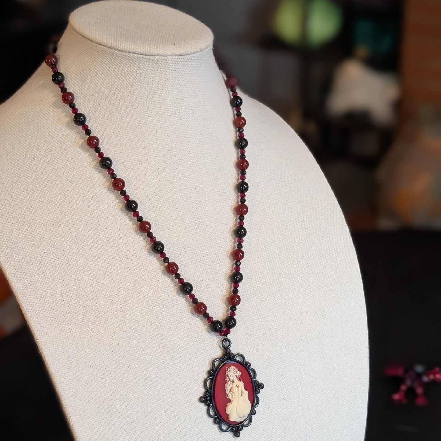 ✨Lady Sangoire✨| Red Agate & Onyx Necklace with Skeleton Cameo Pendant