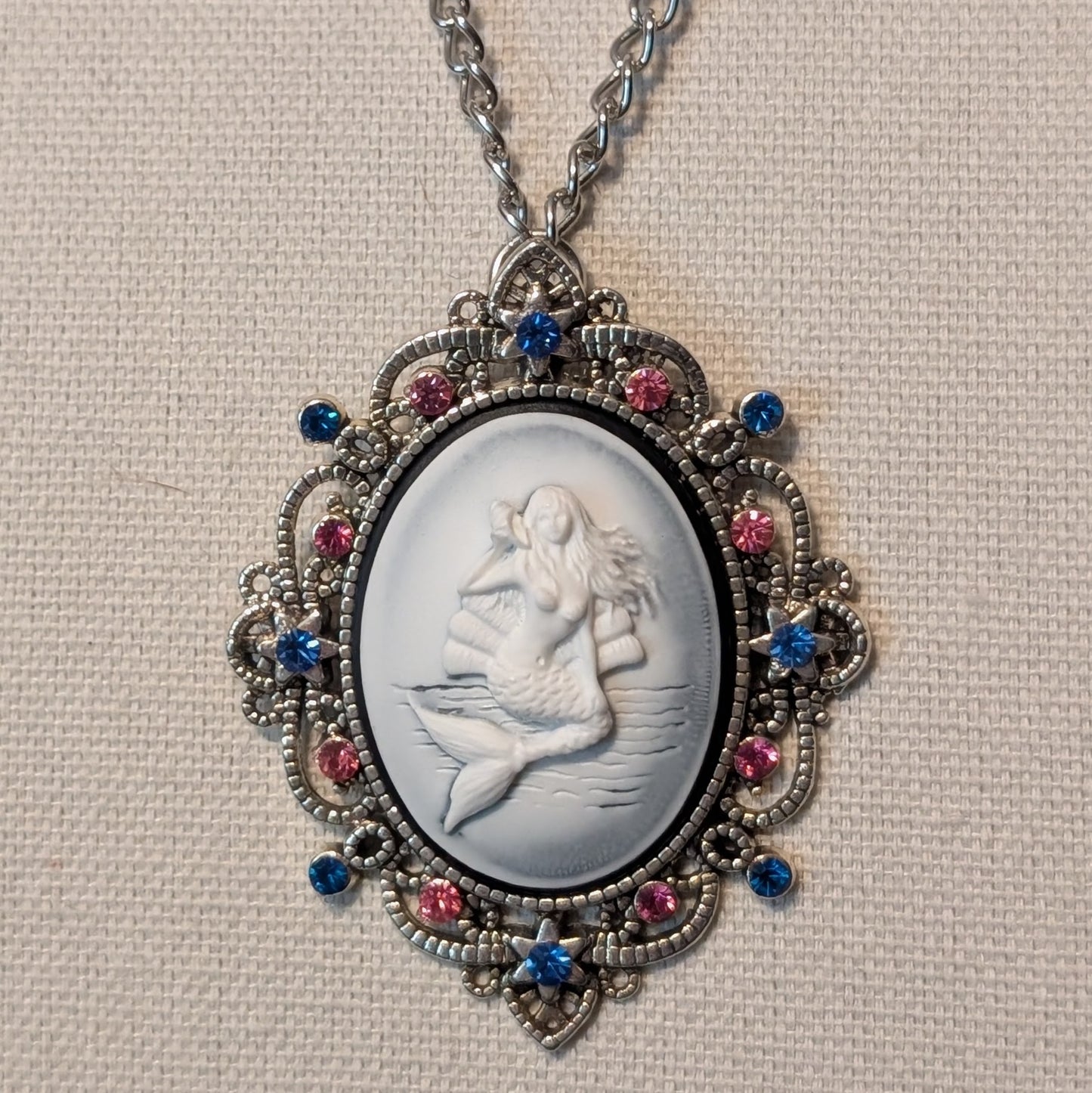 ✨Melusina’s Song✨| Mermaid Cameo Necklace with Pink & Blue Sparkle