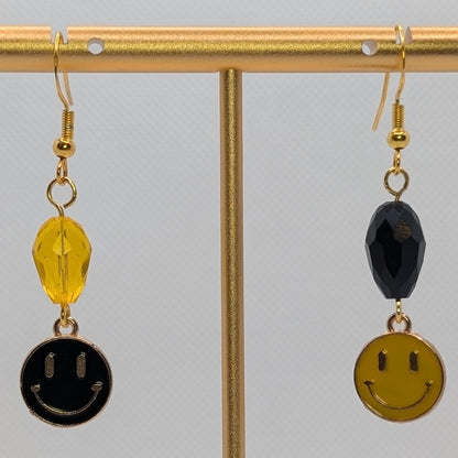 ✨Smirkshift✨ | Mismatched Yellow & Black Smiley Face Earrings