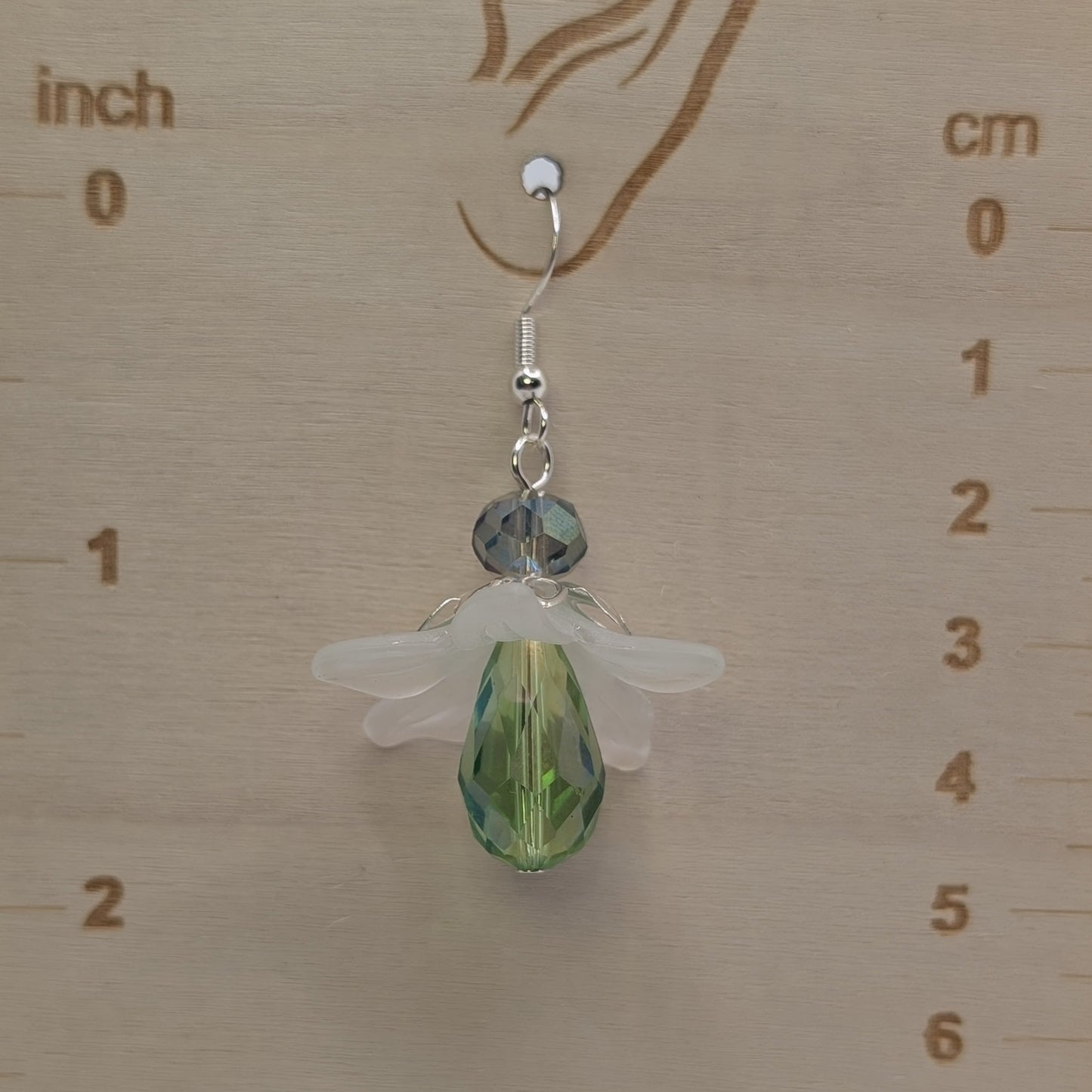 ✨Bellwisp✨| White Flower & Green Glass Drop Earrings