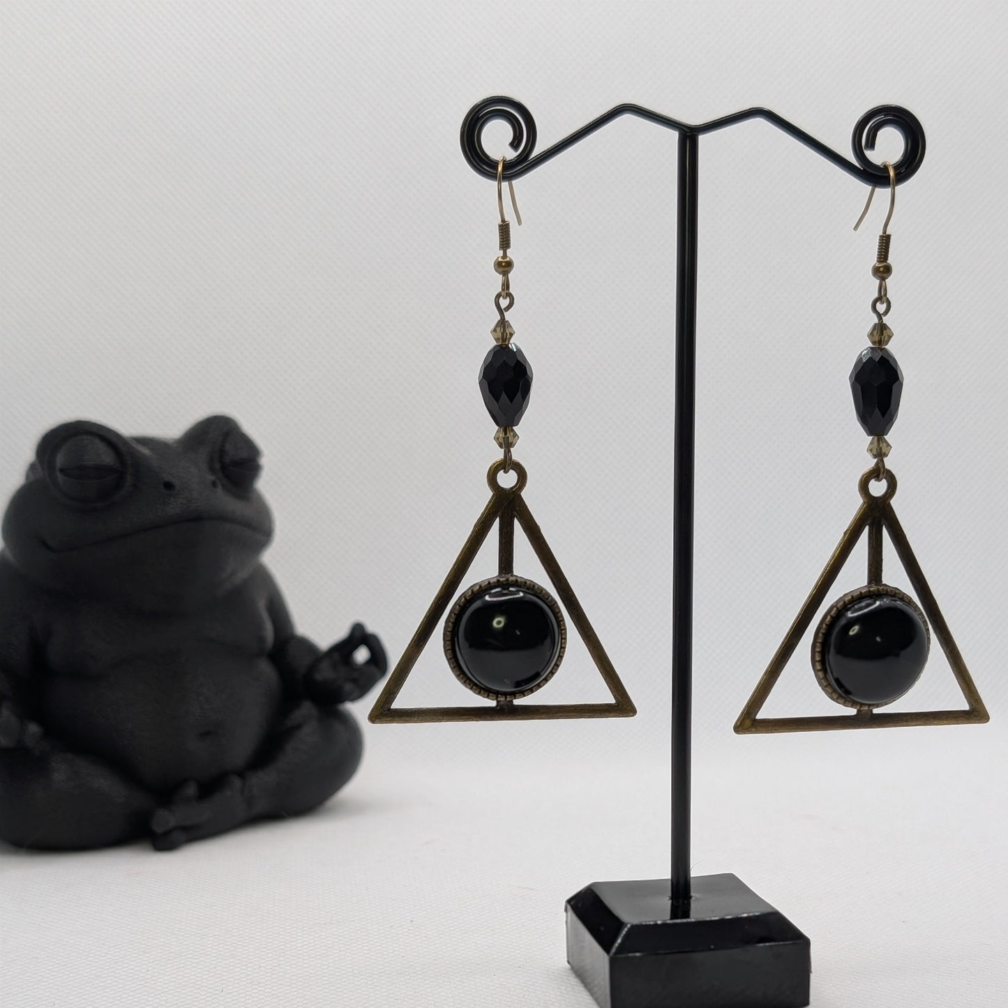 ✨Gloometry✨| Triangle Frame & Black Stone Cabochon Earrings
