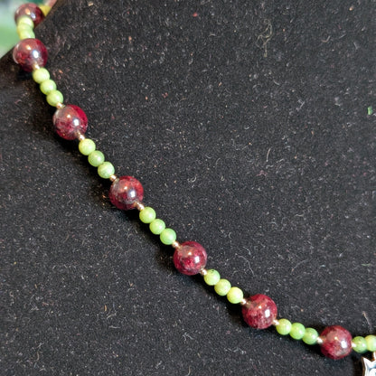 ✨Feliris✨| AAA Garnet & Nephrite Jade Cat Charm Necklace