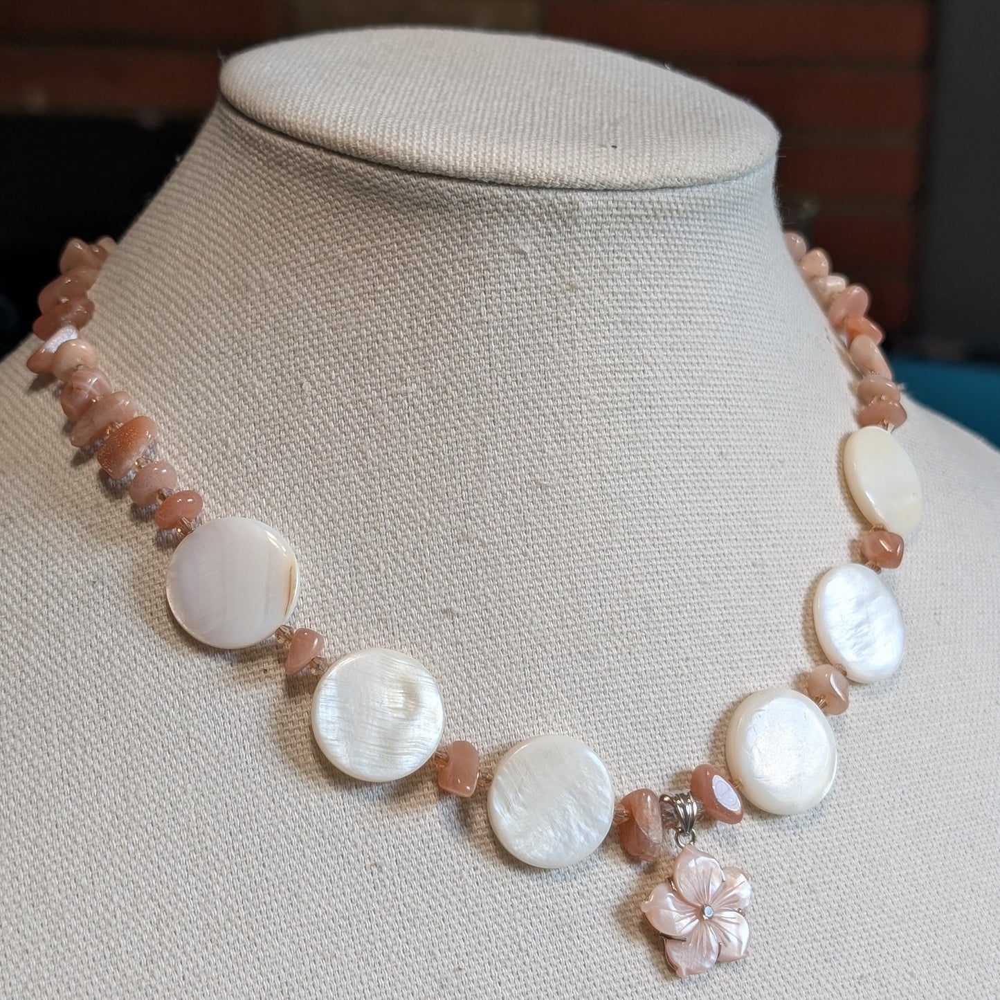 ✨Sunlace Grotto✨ | Sunstone & Shell Flower Necklace