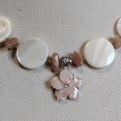 ✨Sunlace Grotto✨ | Sunstone & Shell Flower Necklace