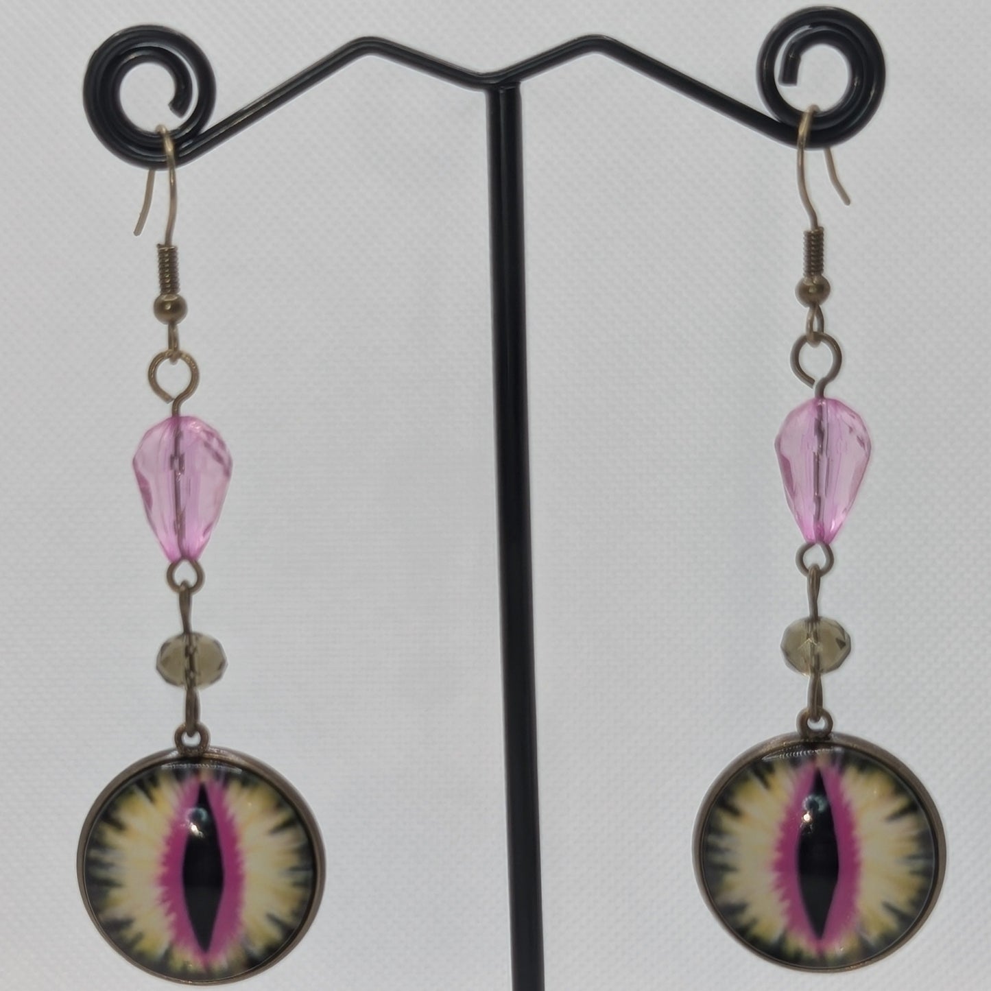 ✨Dangeretina✨ | Pink Glass Dragon Eye & Faceted Bead Earrings