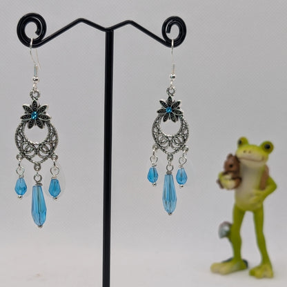 ✨Glacianthae✨ | Blue & White Floral Chandelier Earrings