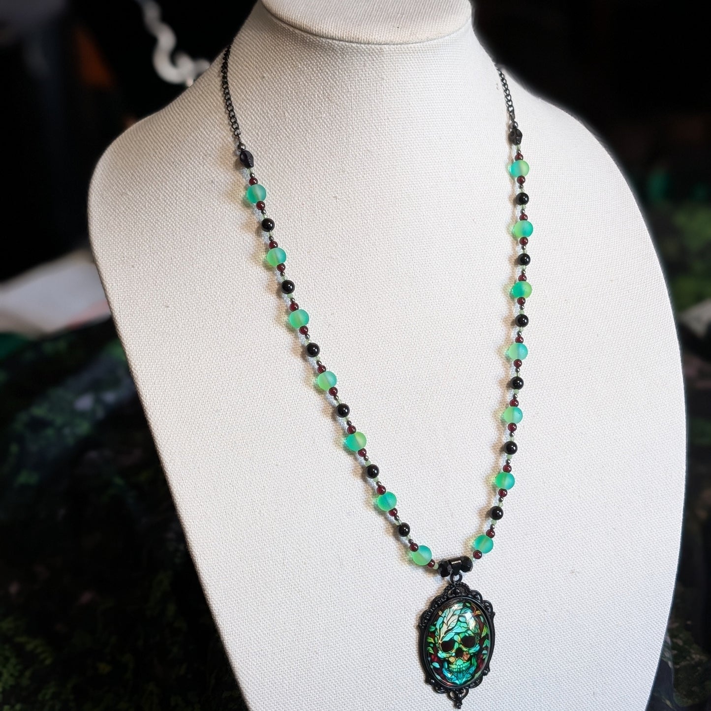✨Graveglow & Skullume✨ | Onyx & Garnet Glow-in-the-Dark Skull Necklace & Bracelet