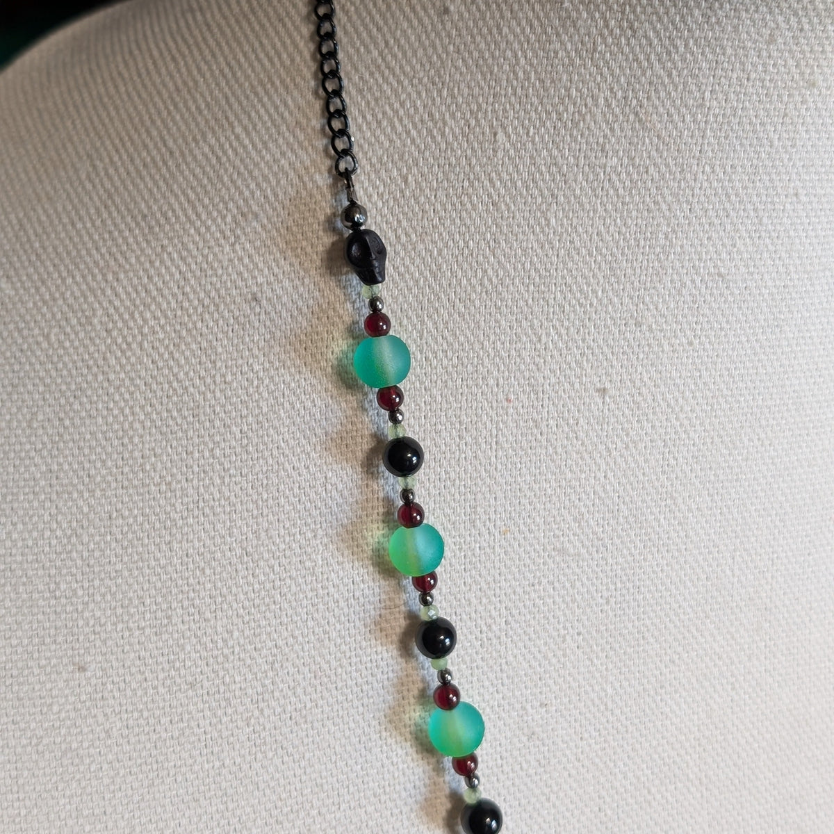 ✨Graveglow & Skullume✨ | Onyx & Garnet Glow-in-the-Dark Skull Necklace & Bracelet