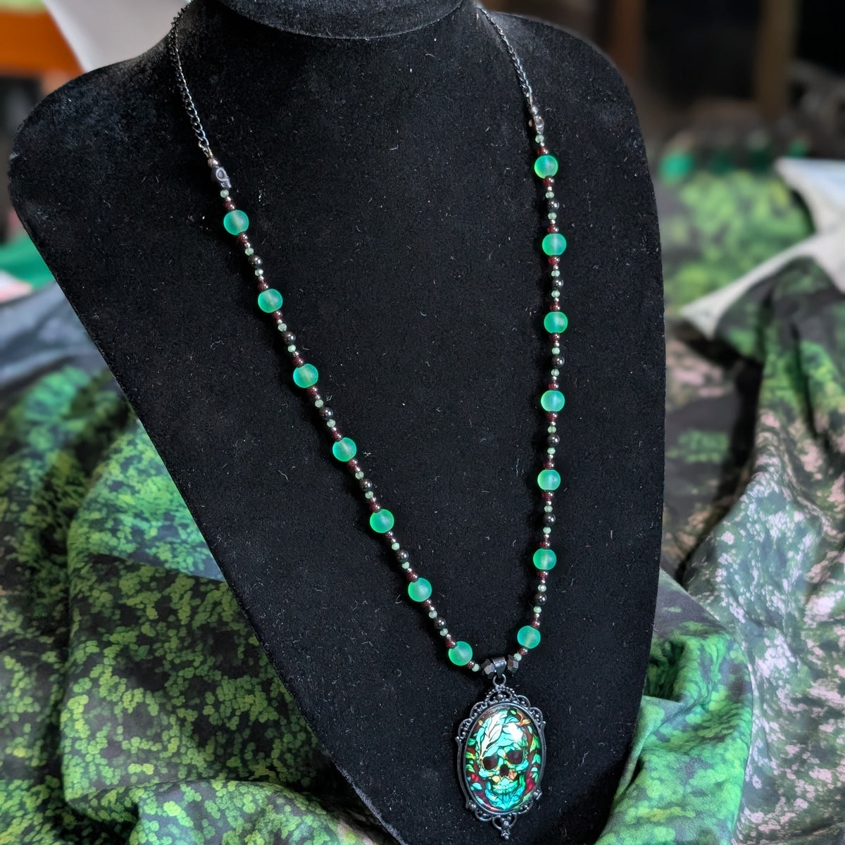 ✨Graveglow & Skullume✨ | Onyx & Garnet Glow-in-the-Dark Skull Necklace & Bracelet